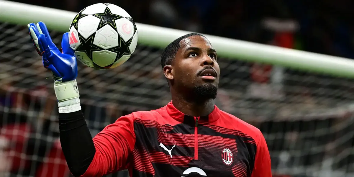 AC-Milan-Incar-Kiper-AS-Roma,-Sebagai-Pengganti-Ideal-Mike-Maignan-yang-Akan-Hengkang